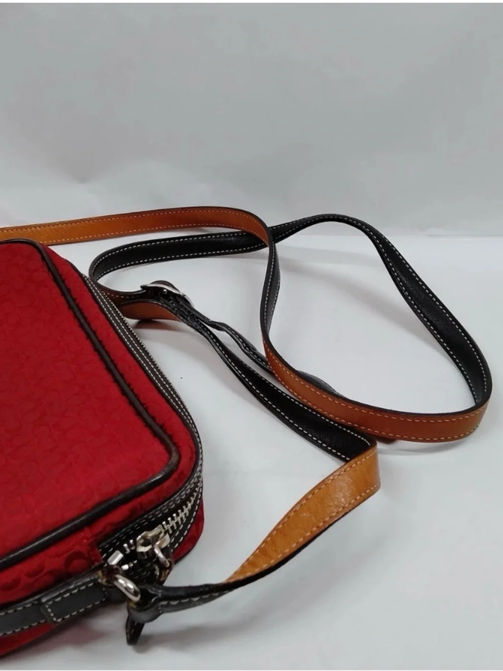 💄Rare Red Authentic Coach Crossbody